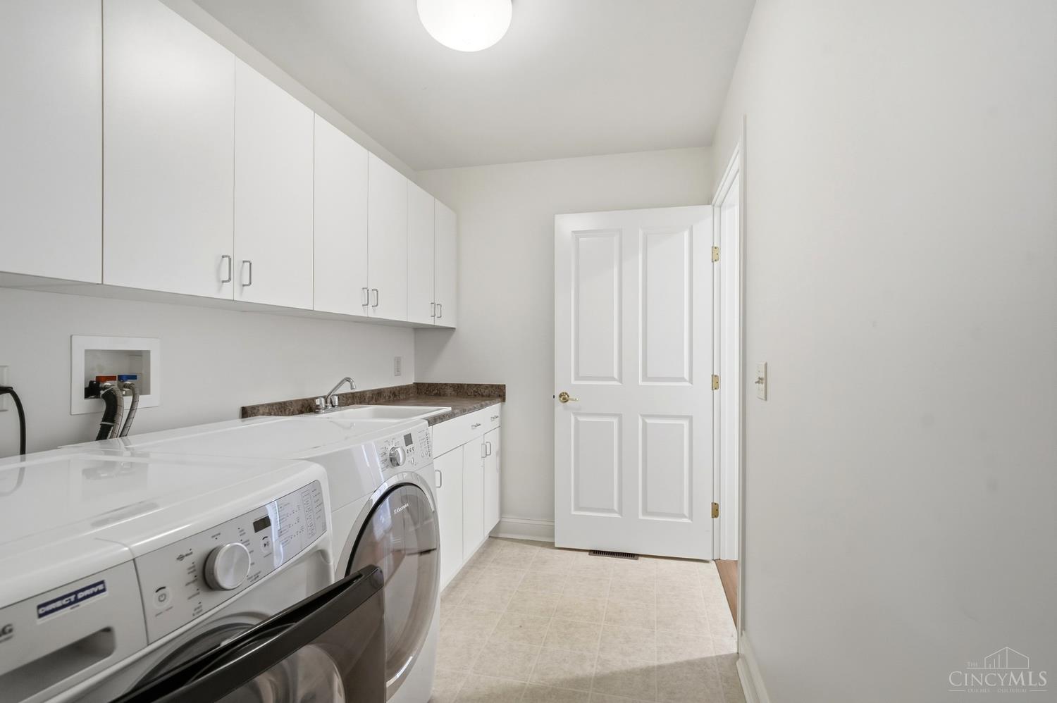 970 River Forest Drive Property Photo 29