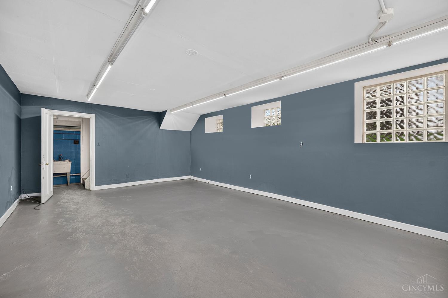 3311 Harrison Avenue Property Photo 48