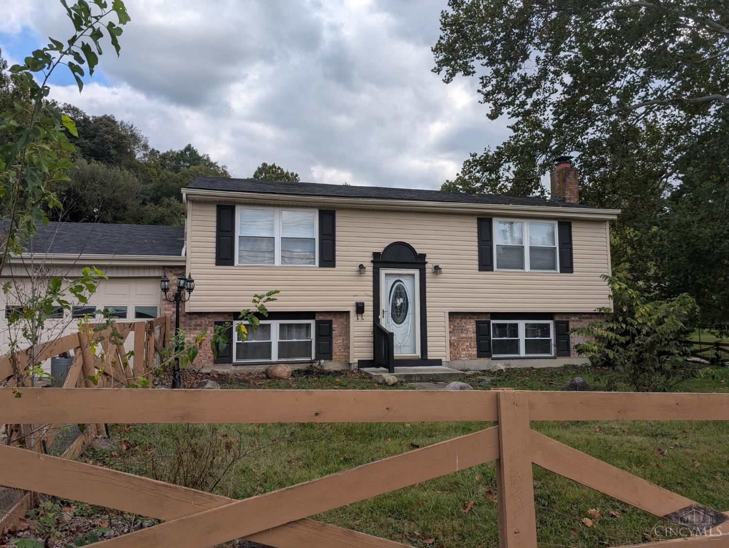 209 Mt Nebo Road Property Photo 1