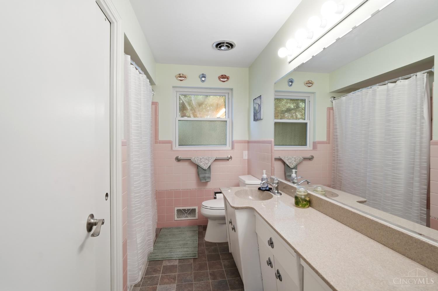 2619 Beechmar Drive Property Photo 28