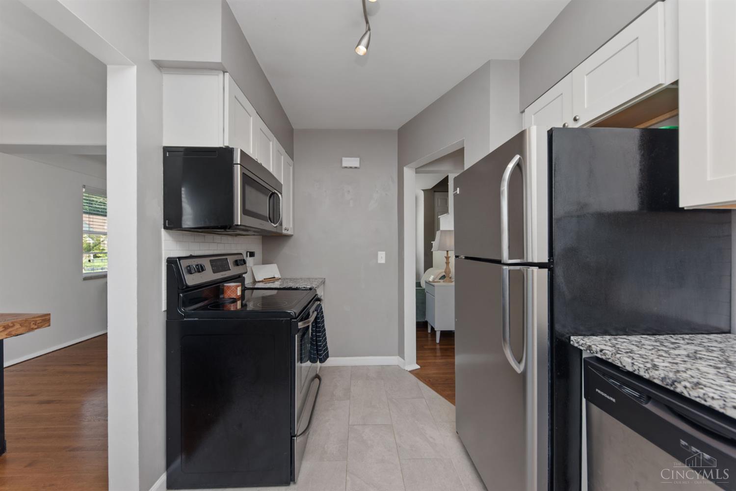 5287 Highview Drive Property Photo 14