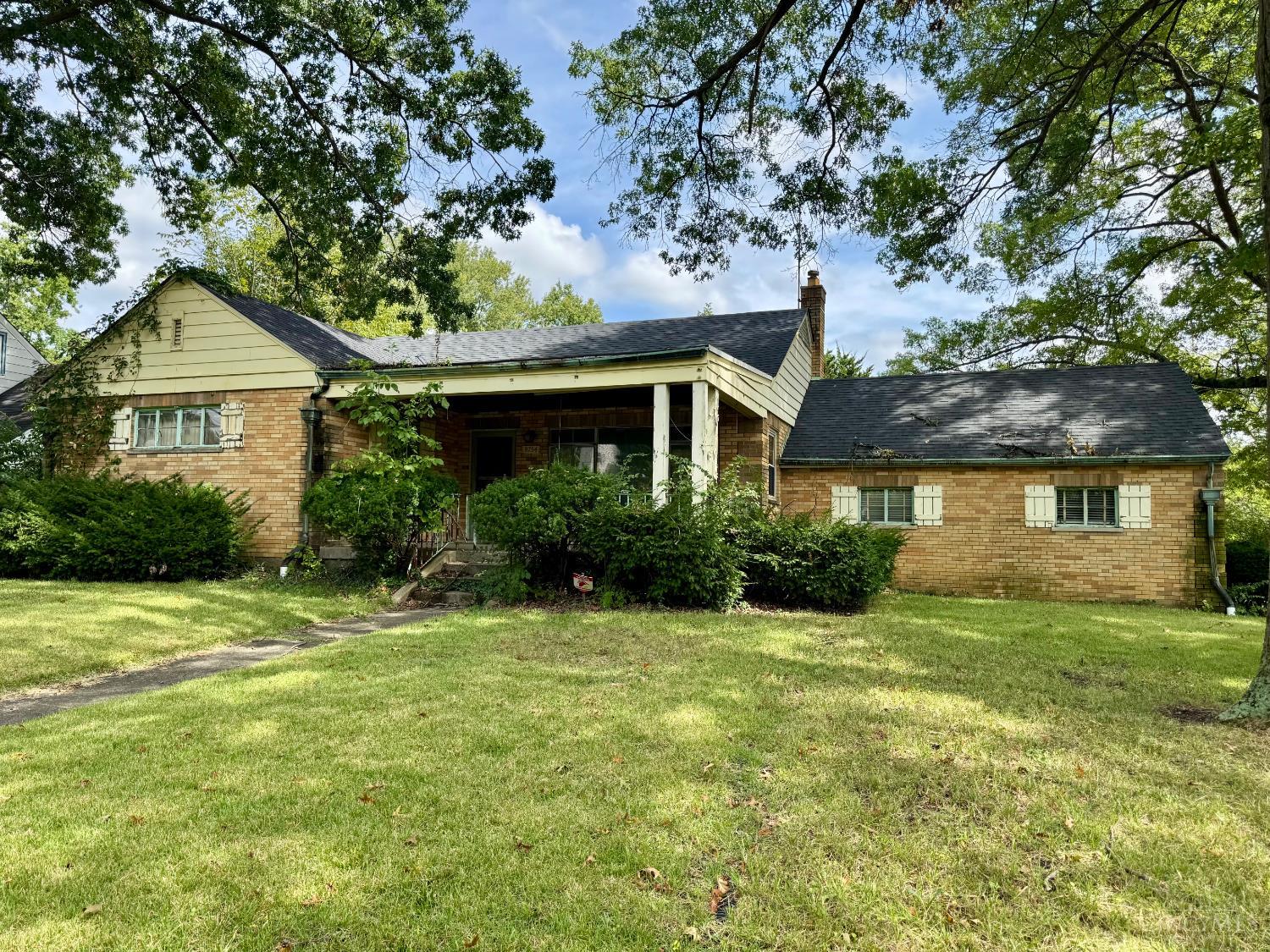 8754 Monsanto Drive Property Photo 1