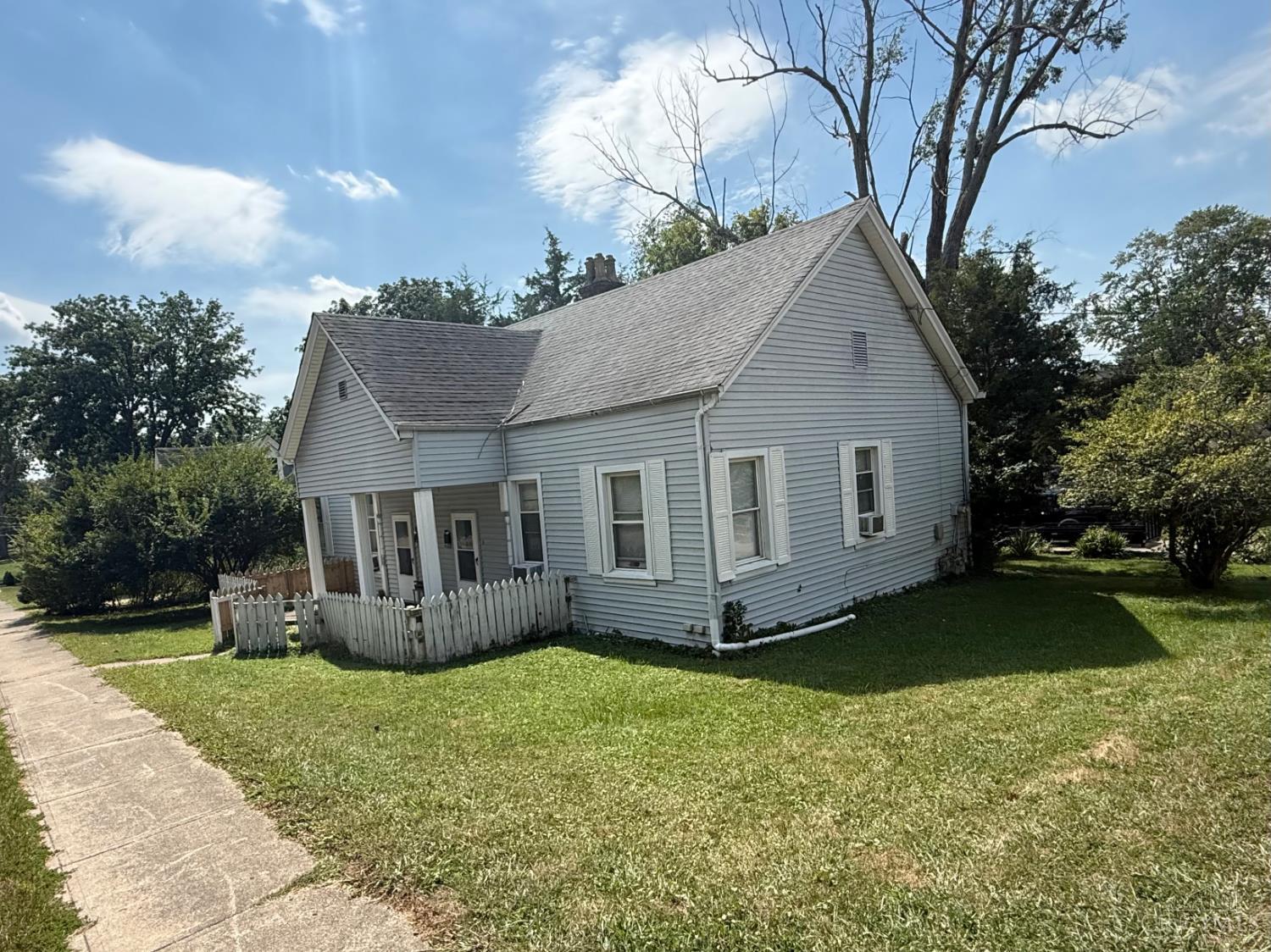 5 Laurel Avenue Property Photo 2