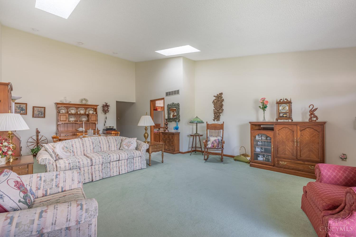 4812 Shannon Way Property Photo 5