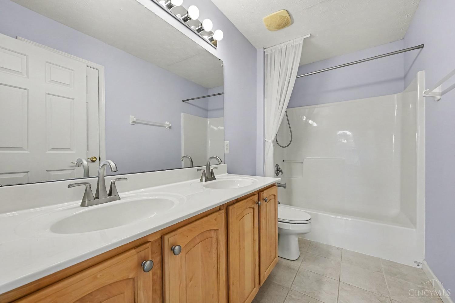 1301 Harvest Run Drive Property Photo 24
