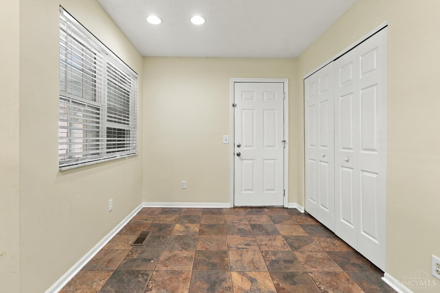 7576 Lake Pointe Property Photo 6