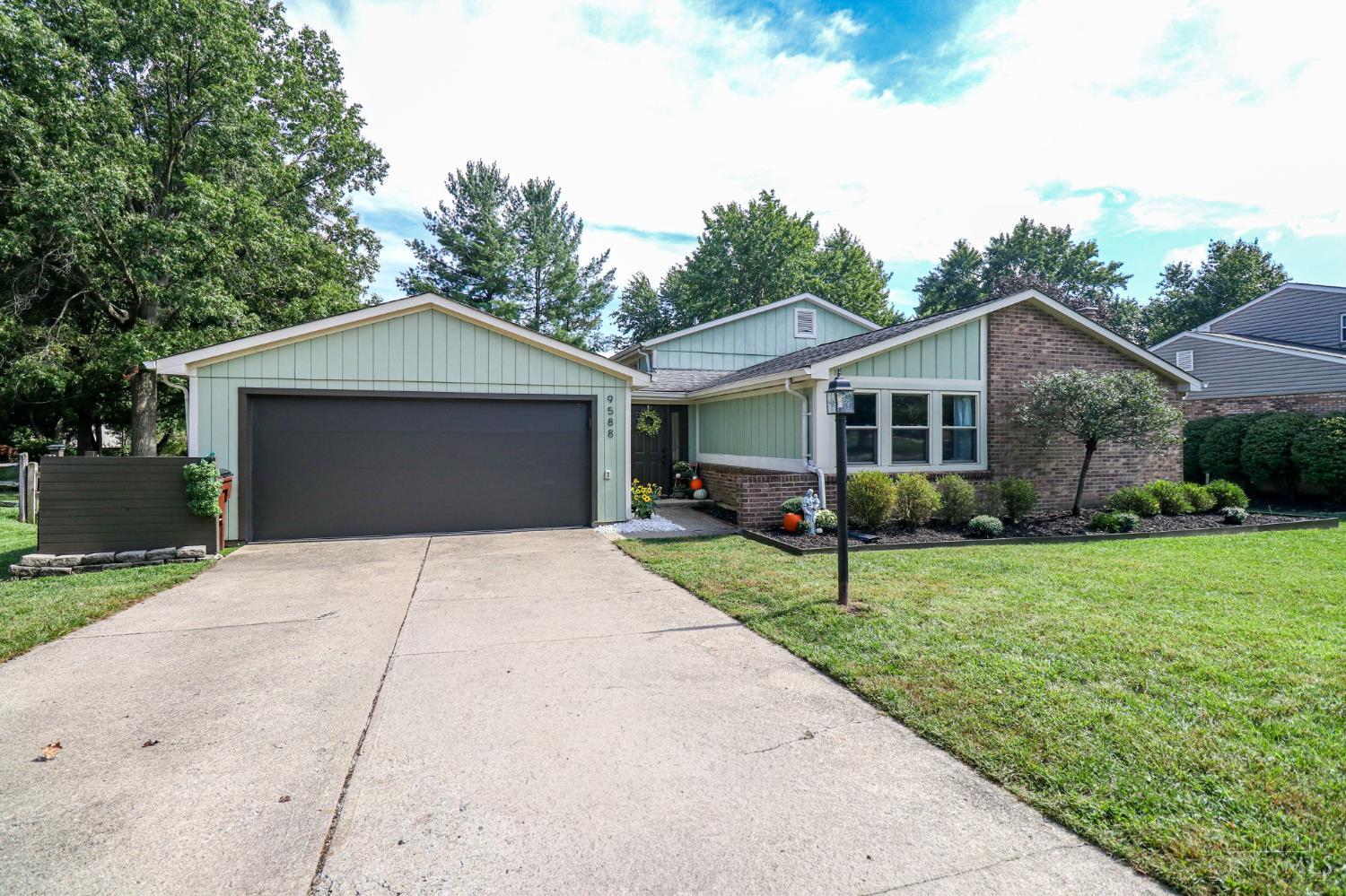 9588 Whippoorwill Lane Property Photo 1