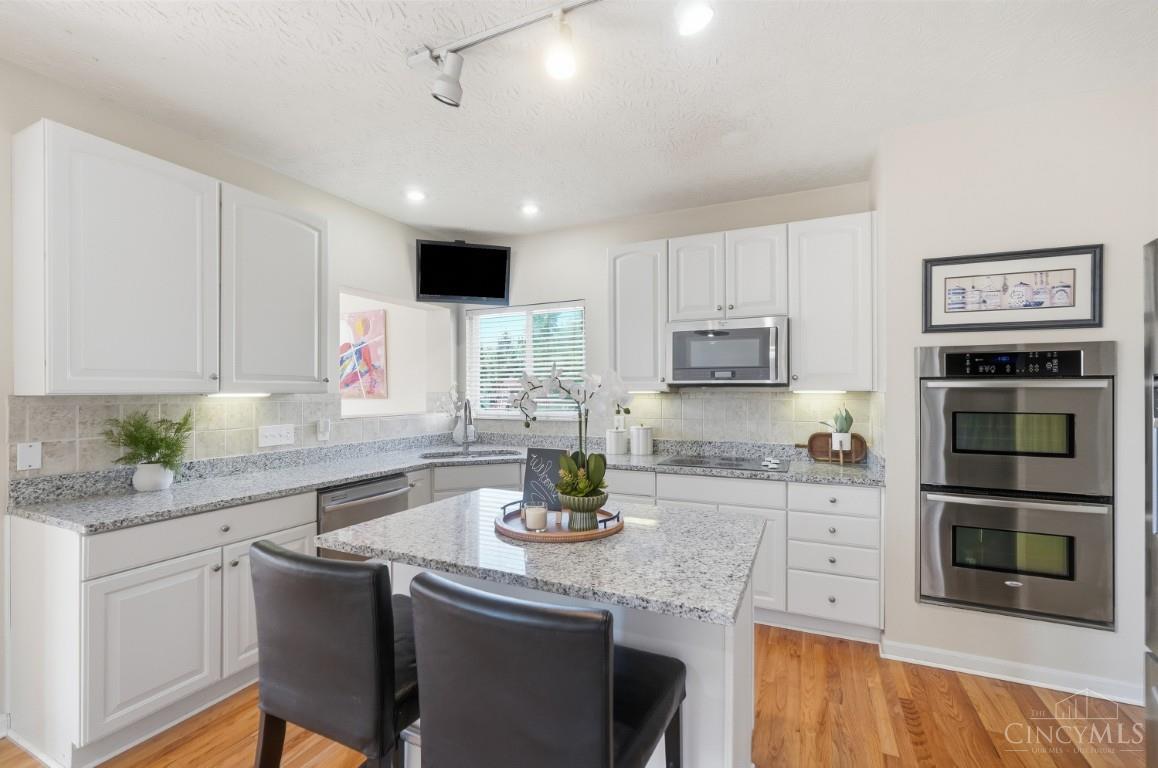 6269 Hedgerow Drive Property Photo 13
