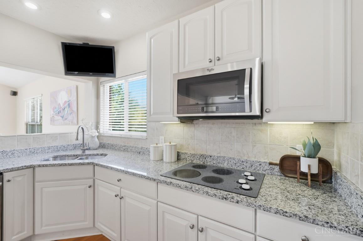 6269 Hedgerow Drive Property Photo 16