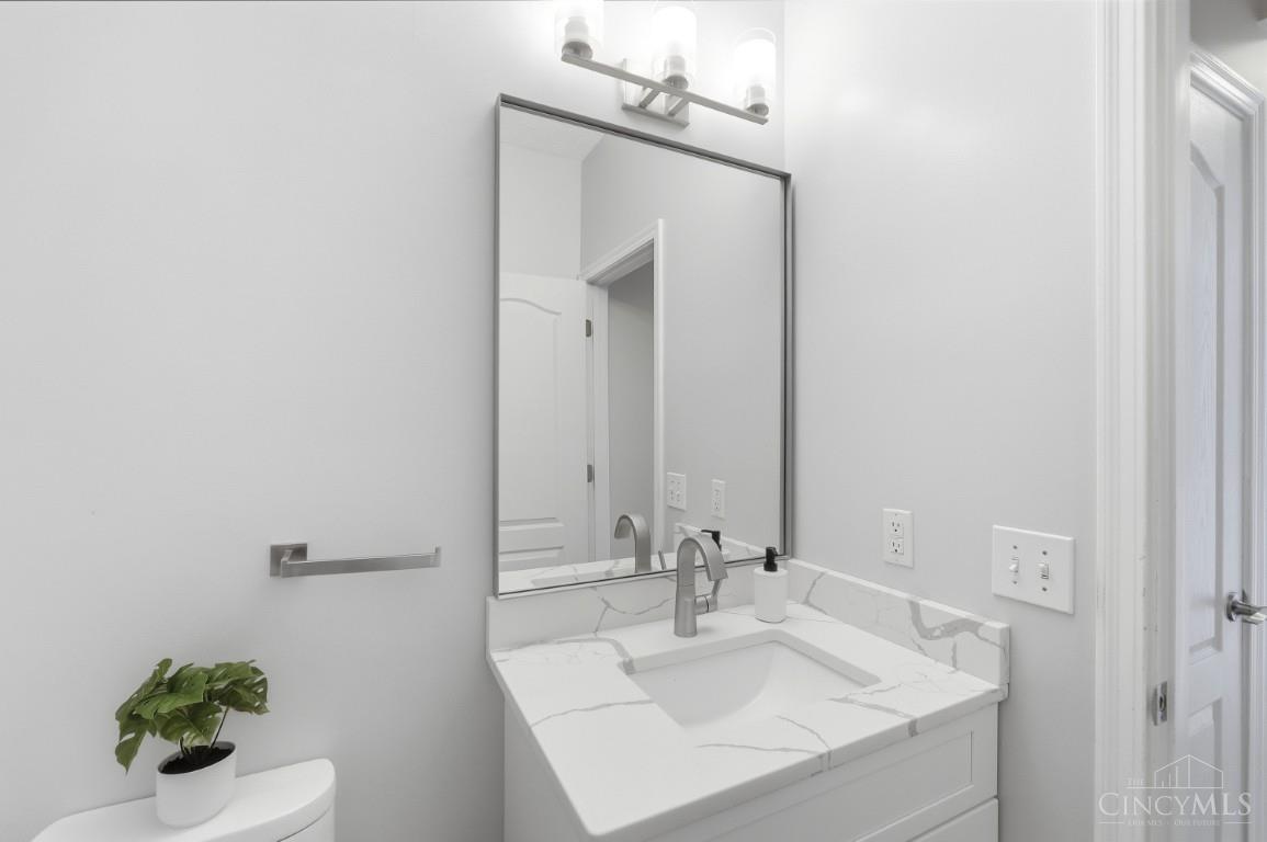 6269 Hedgerow Drive Property Photo 32