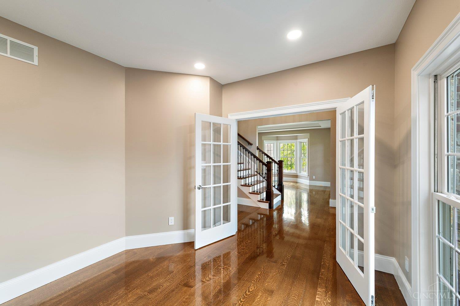 5552 Schlade Court Property Photo 12