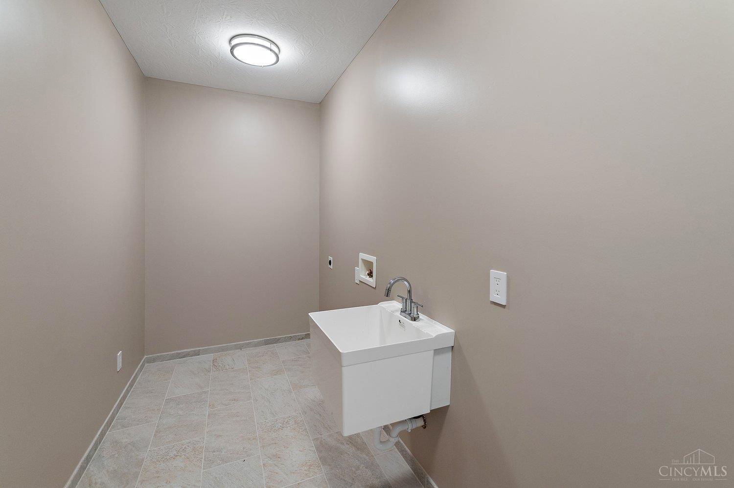 5552 Schlade Court Property Photo 37
