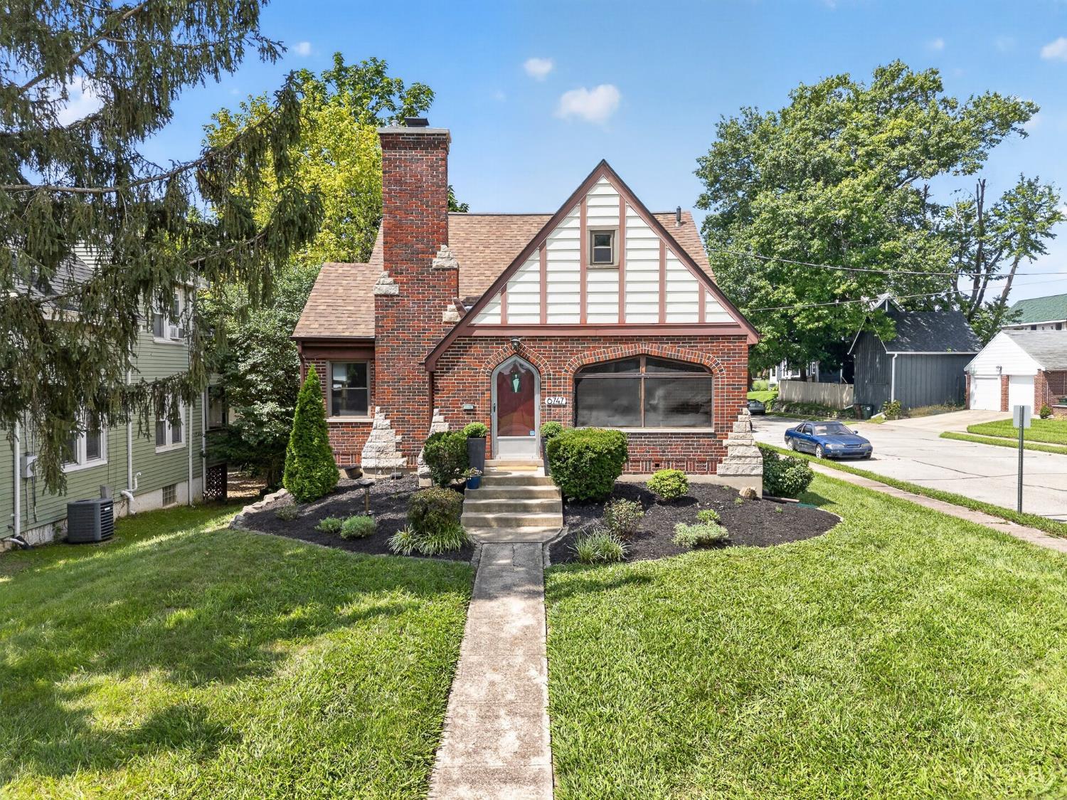 6747 Plainfield Road Property Photo 2