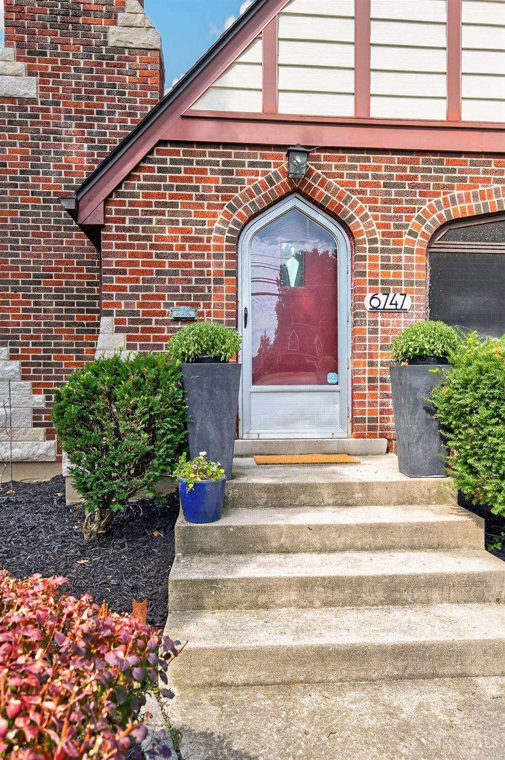 6747 Plainfield Road Property Photo 4