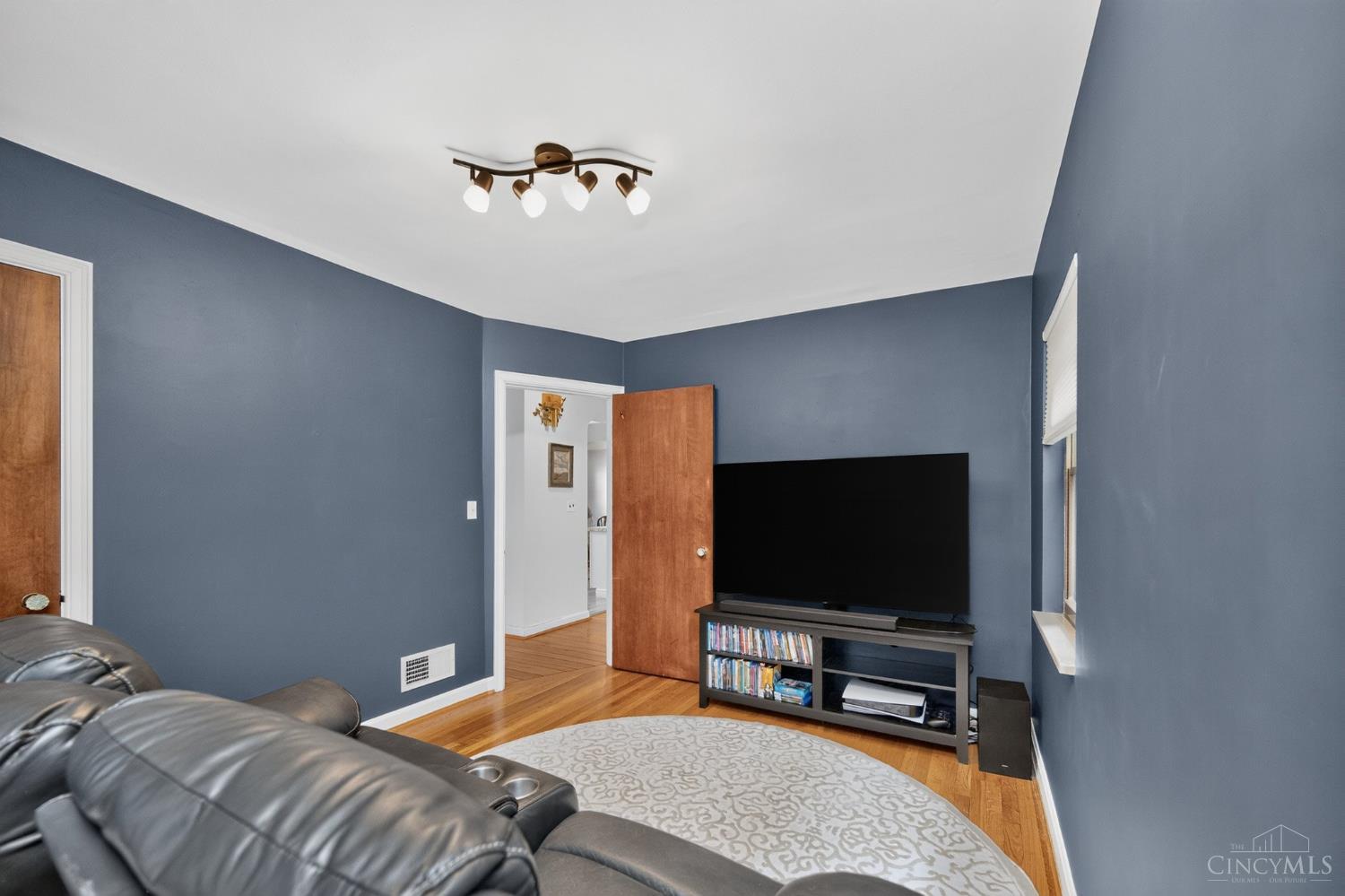 6747 Plainfield Road Property Photo 23