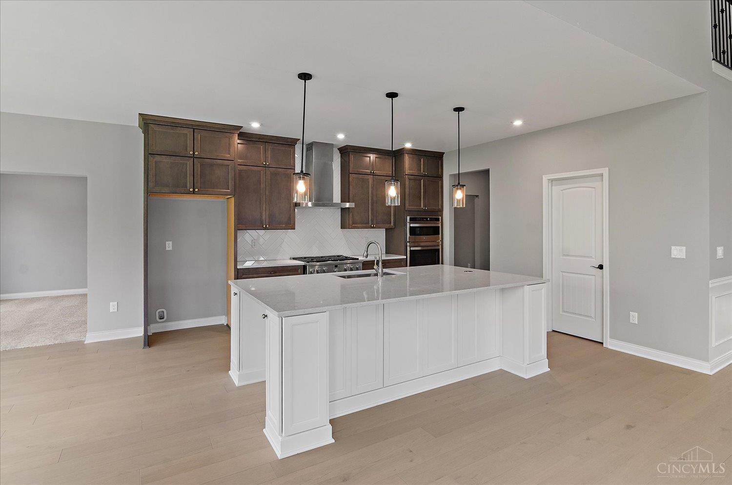 1893887 Property Photo 3