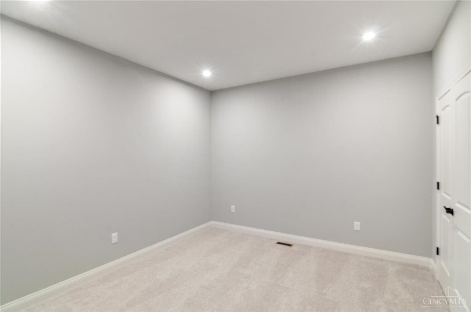 1893887 Property Photo 14