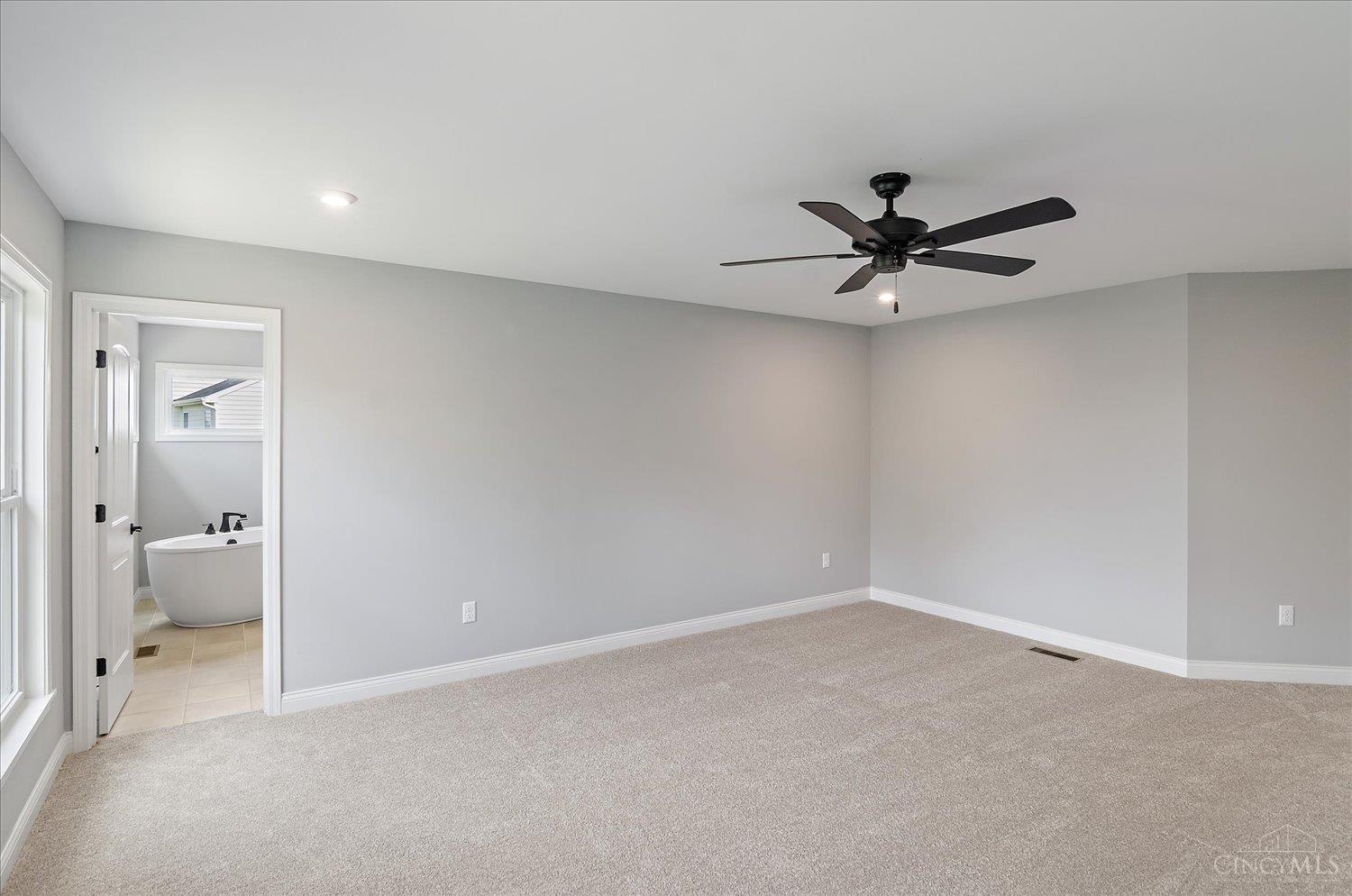 1893887 Property Photo 16