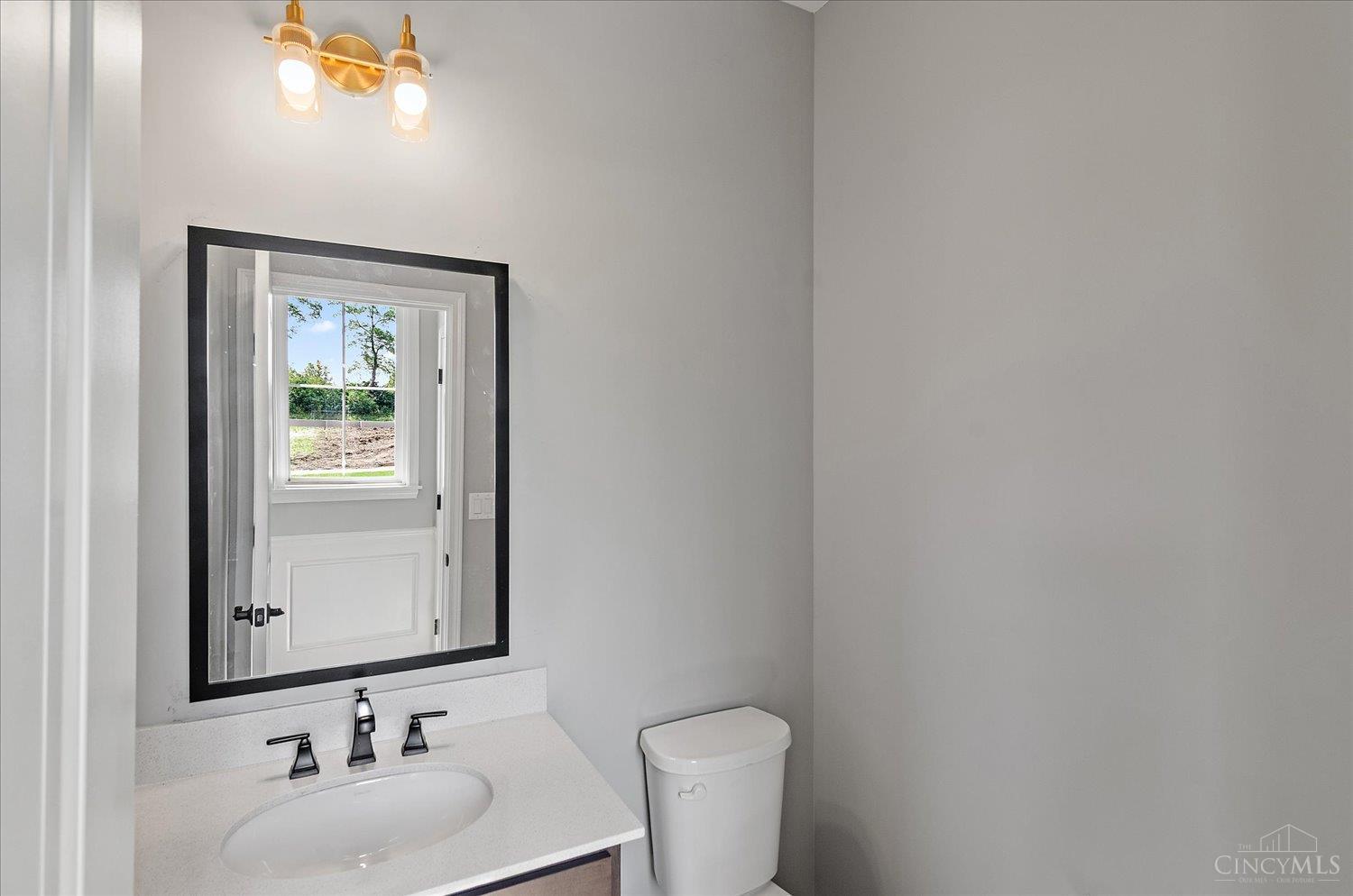 1893887 Property Photo 26