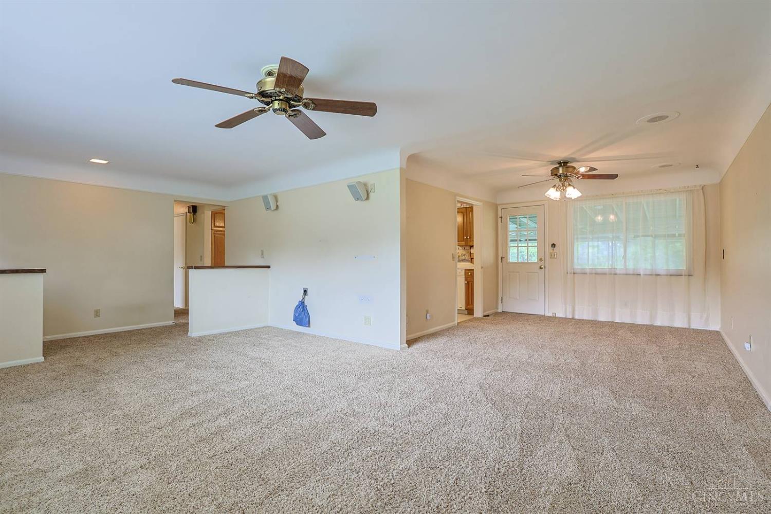 9154 Silva Drive Property Photo 8