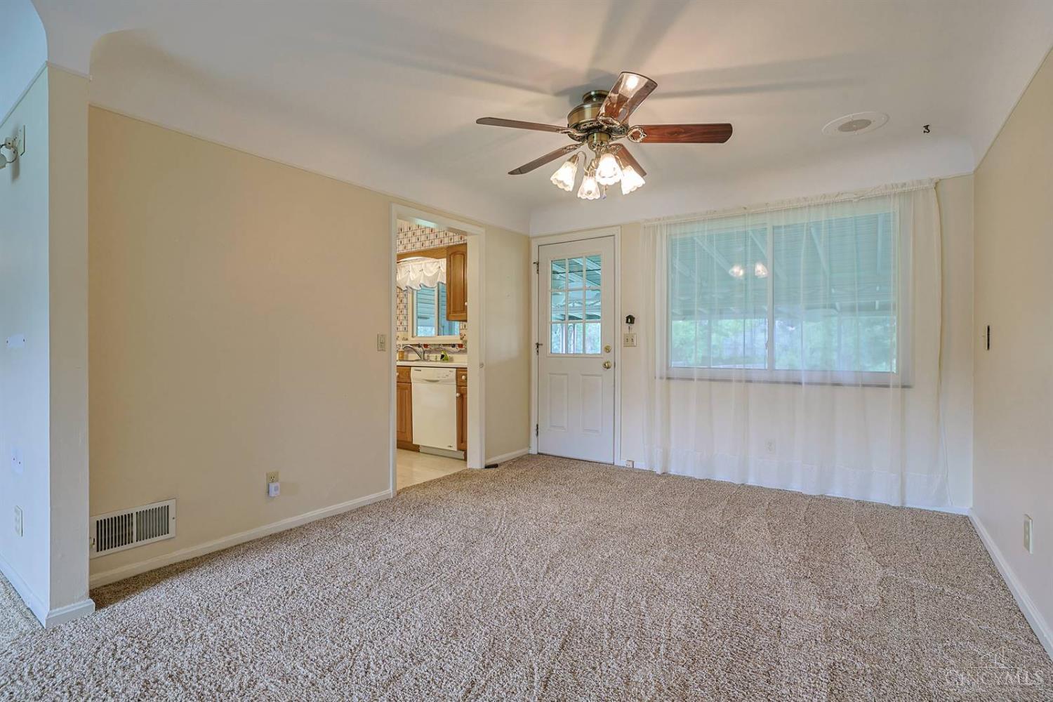 9154 Silva Drive Property Photo 11