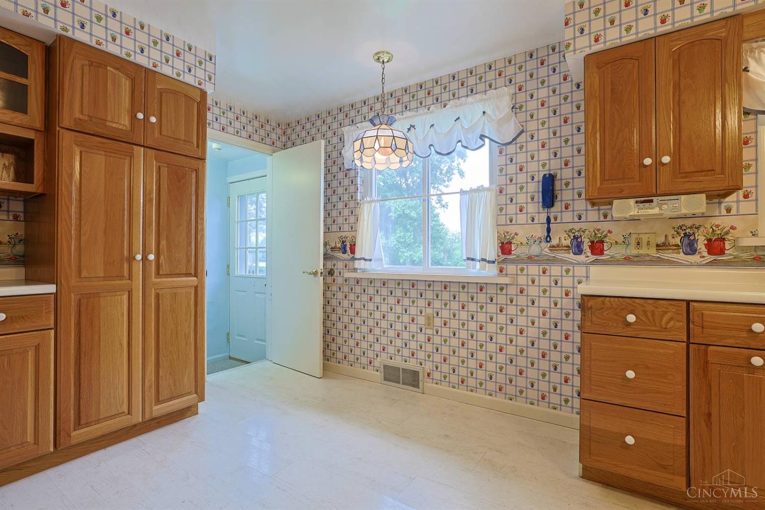9154 Silva Drive Property Photo 17