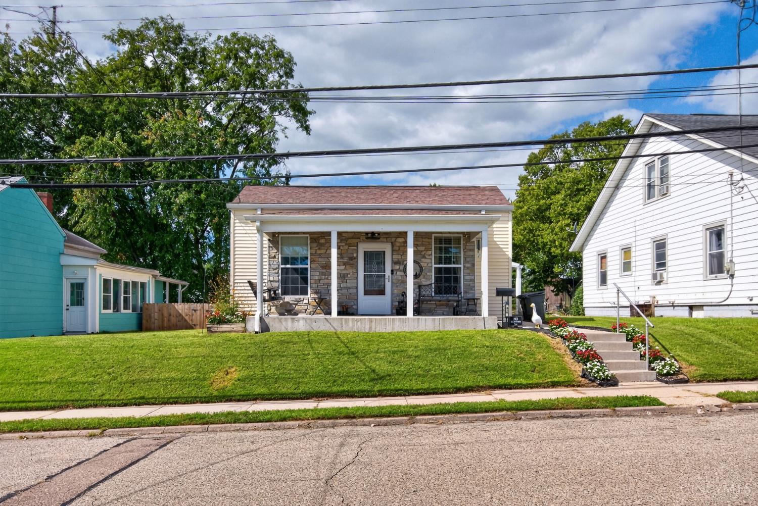 S 215 Sycamore Street Property Photo 1
