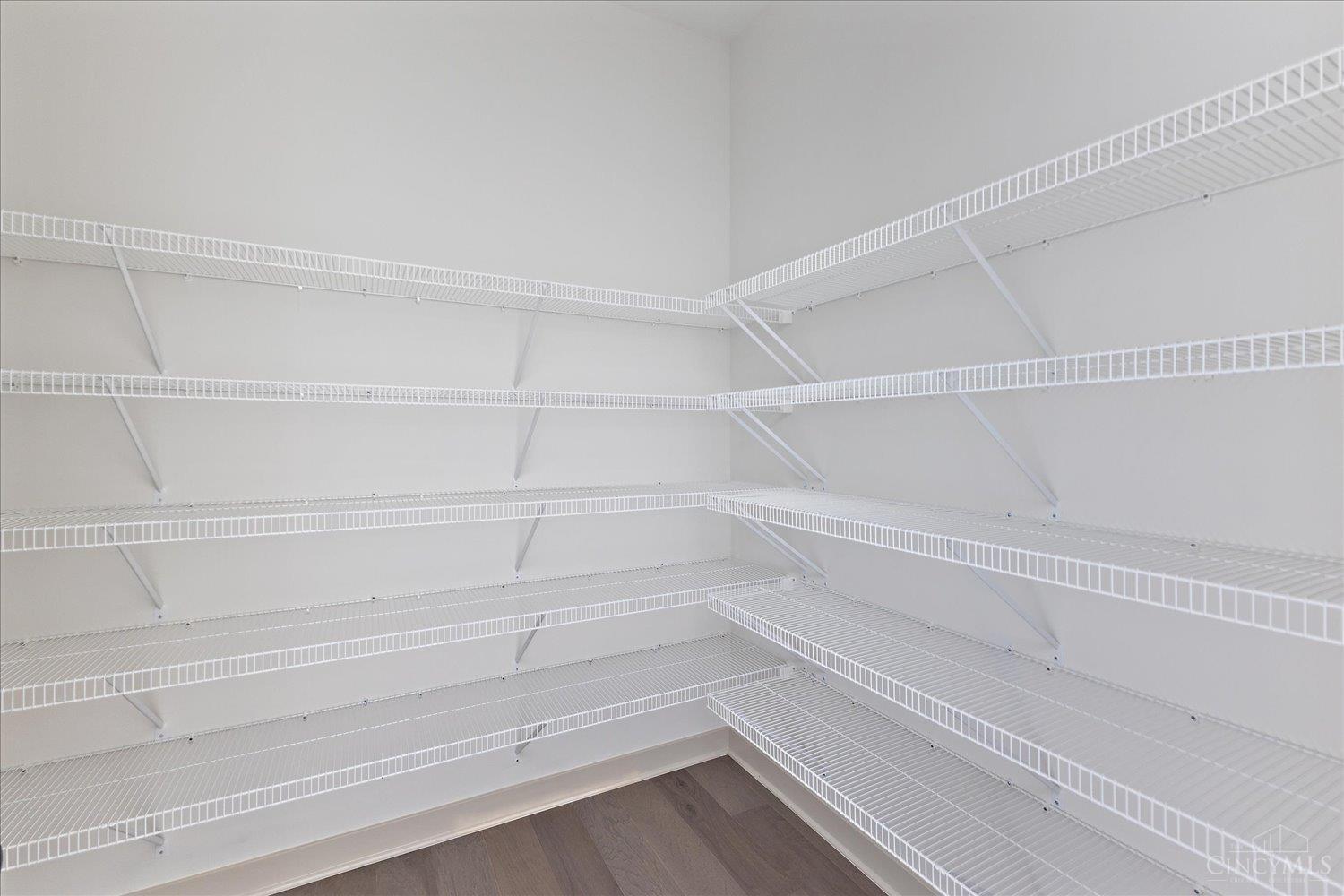 2439 Bent Grass Drive Property Photo 6