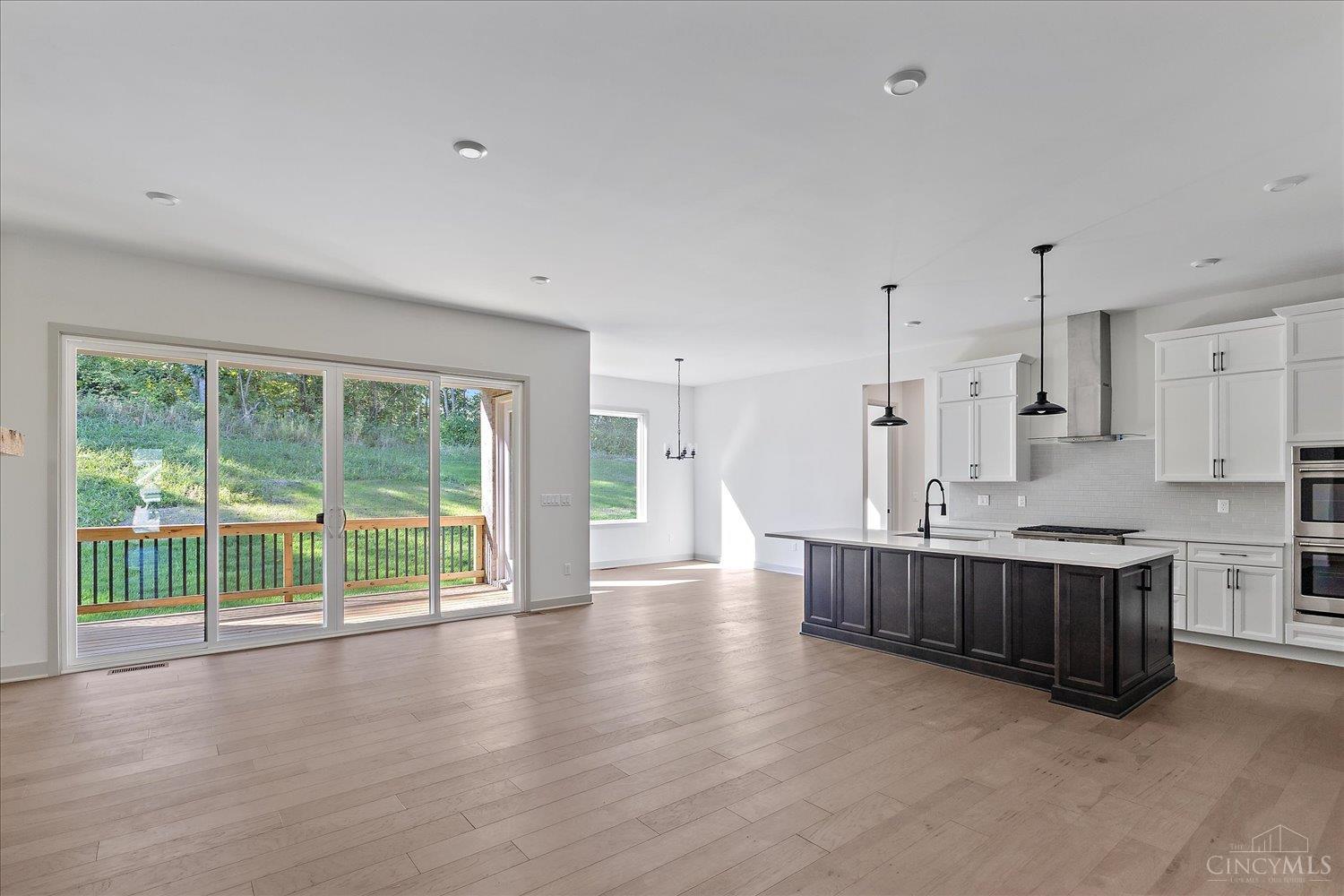 2439 Bent Grass Drive Property Photo 9