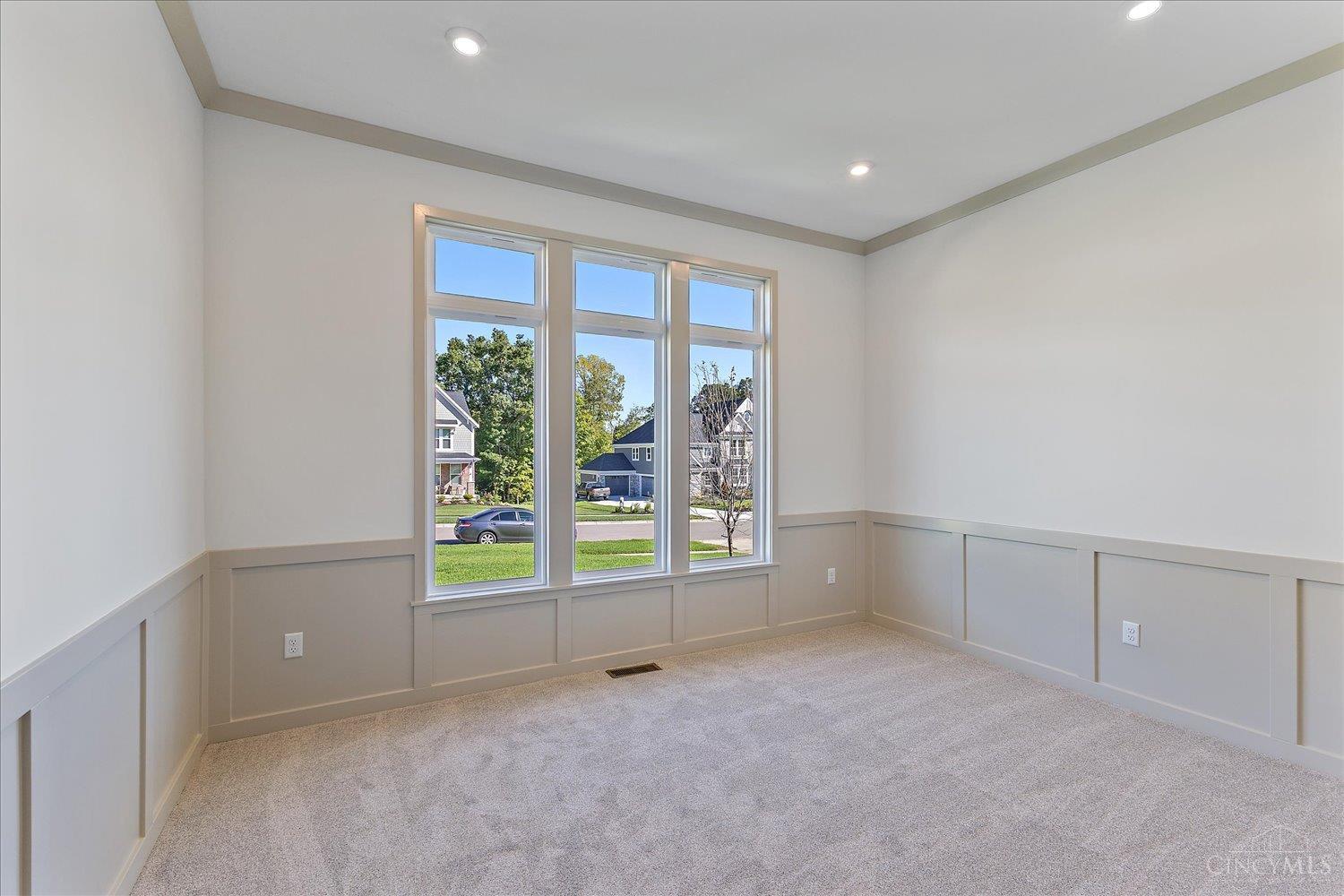 2439 Bent Grass Drive Property Photo 10