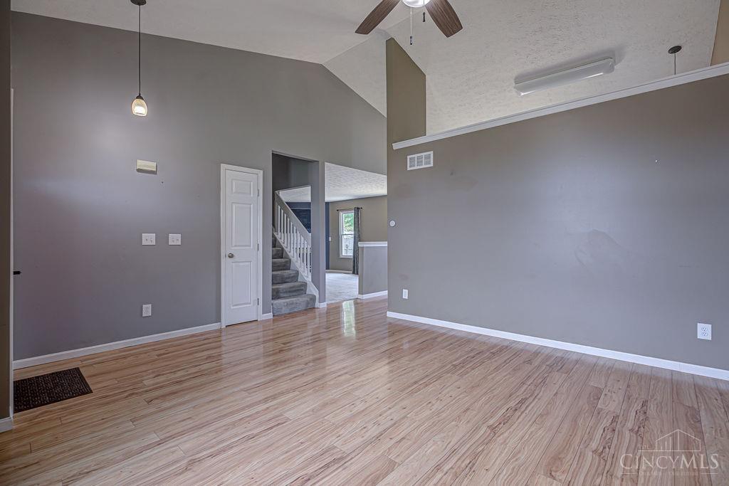 617 Willow Place Property Photo 5