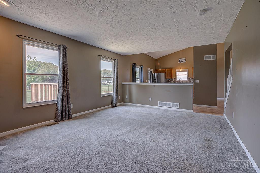 617 Willow Place Property Photo 7