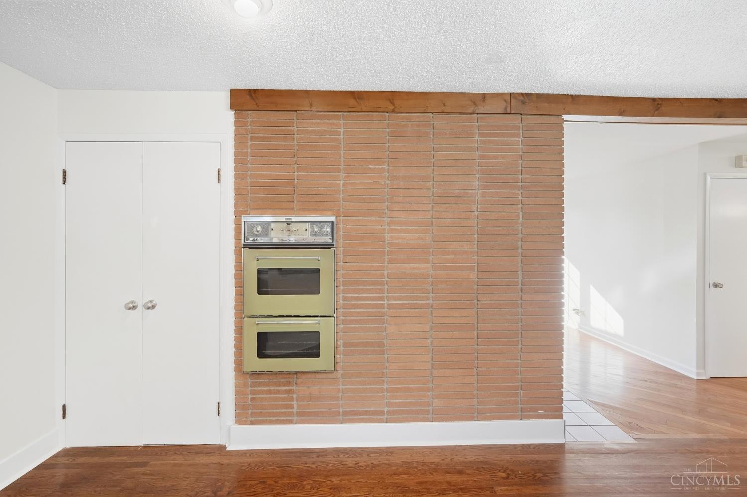 9590 Oleary Drive Property Photo 14