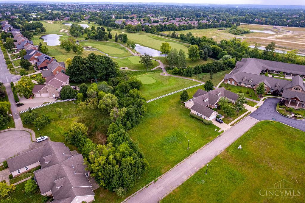 8176 Course View Drive Property Photo 4