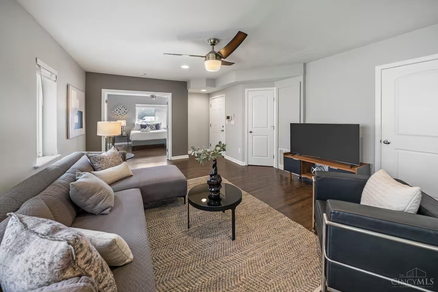 2201 Reading Road Property Photo 13