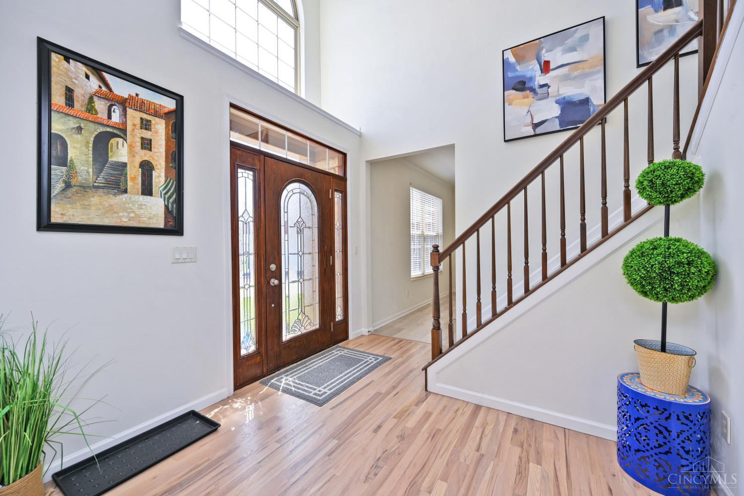 5589 Rosebrook Way Property Photo 4