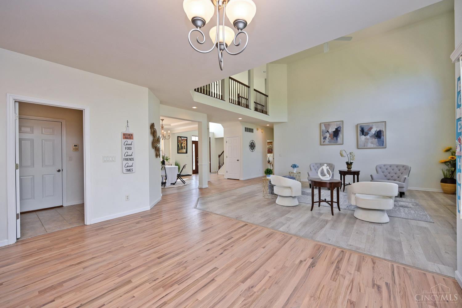 5589 Rosebrook Way Property Photo 12