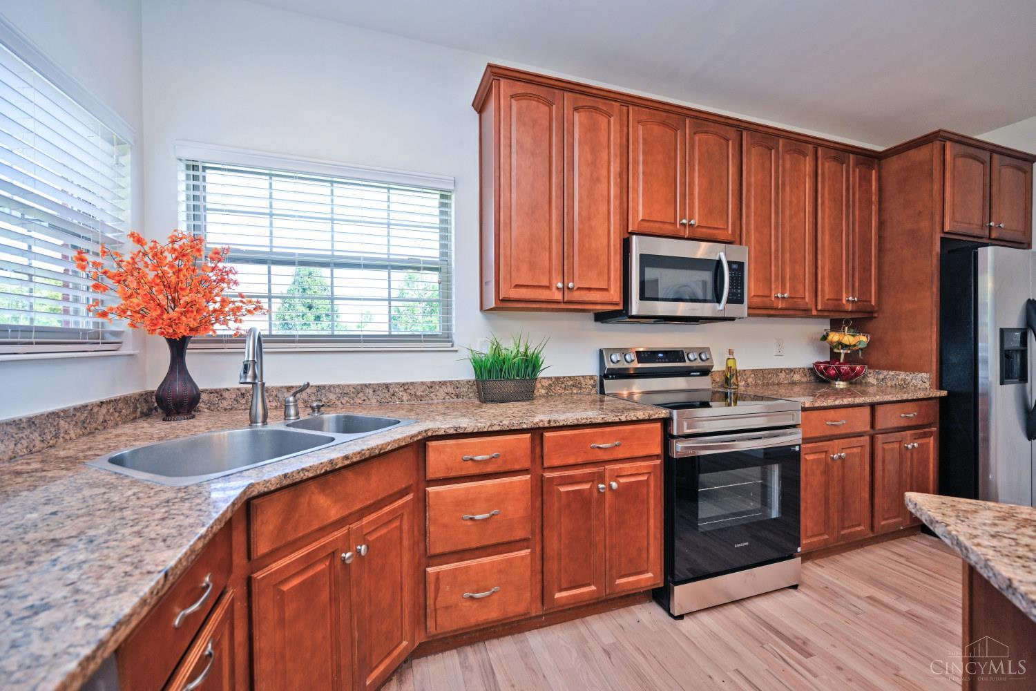 5589 Rosebrook Way Property Photo 15