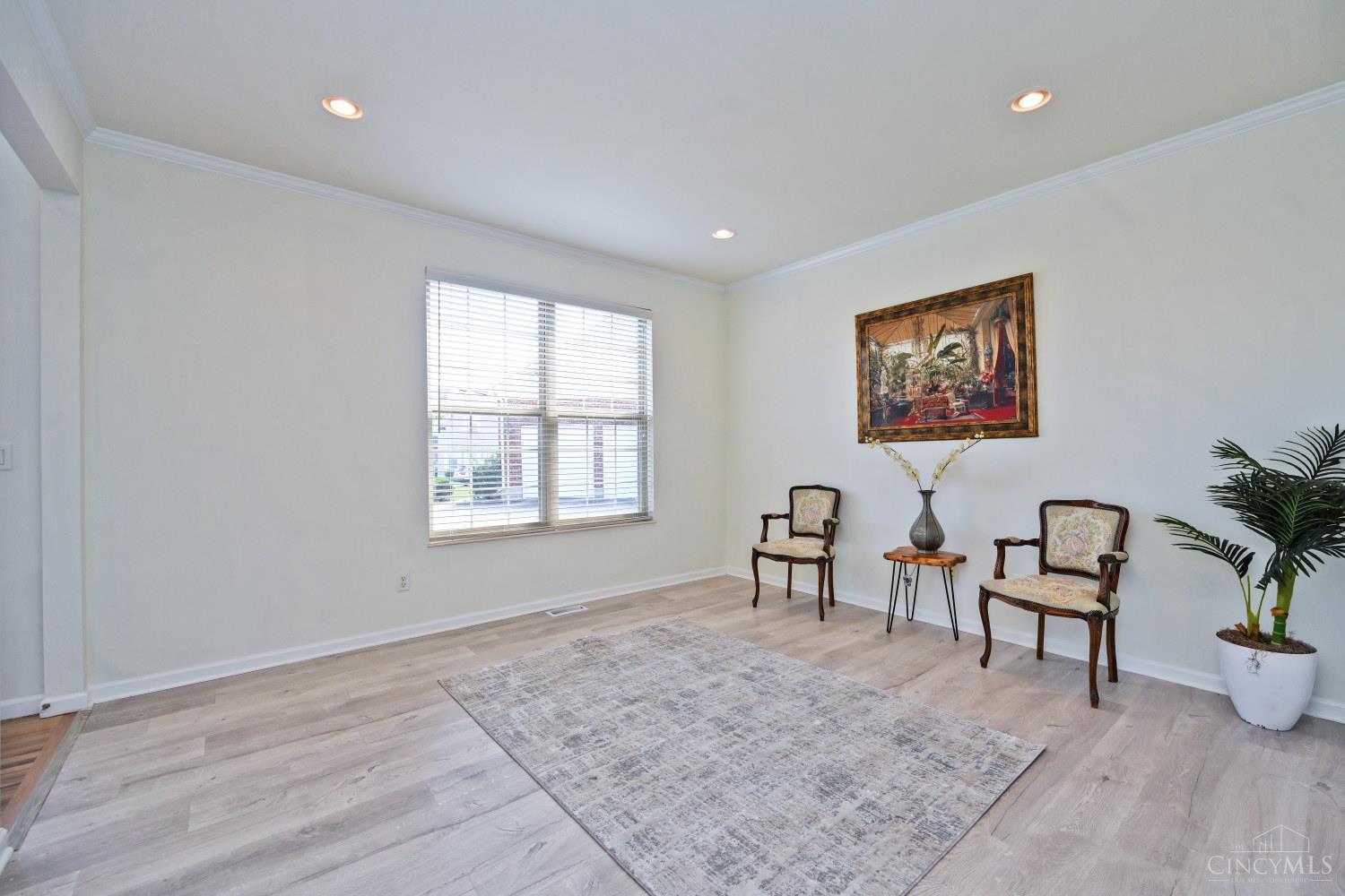 5589 Rosebrook Way Property Photo 18