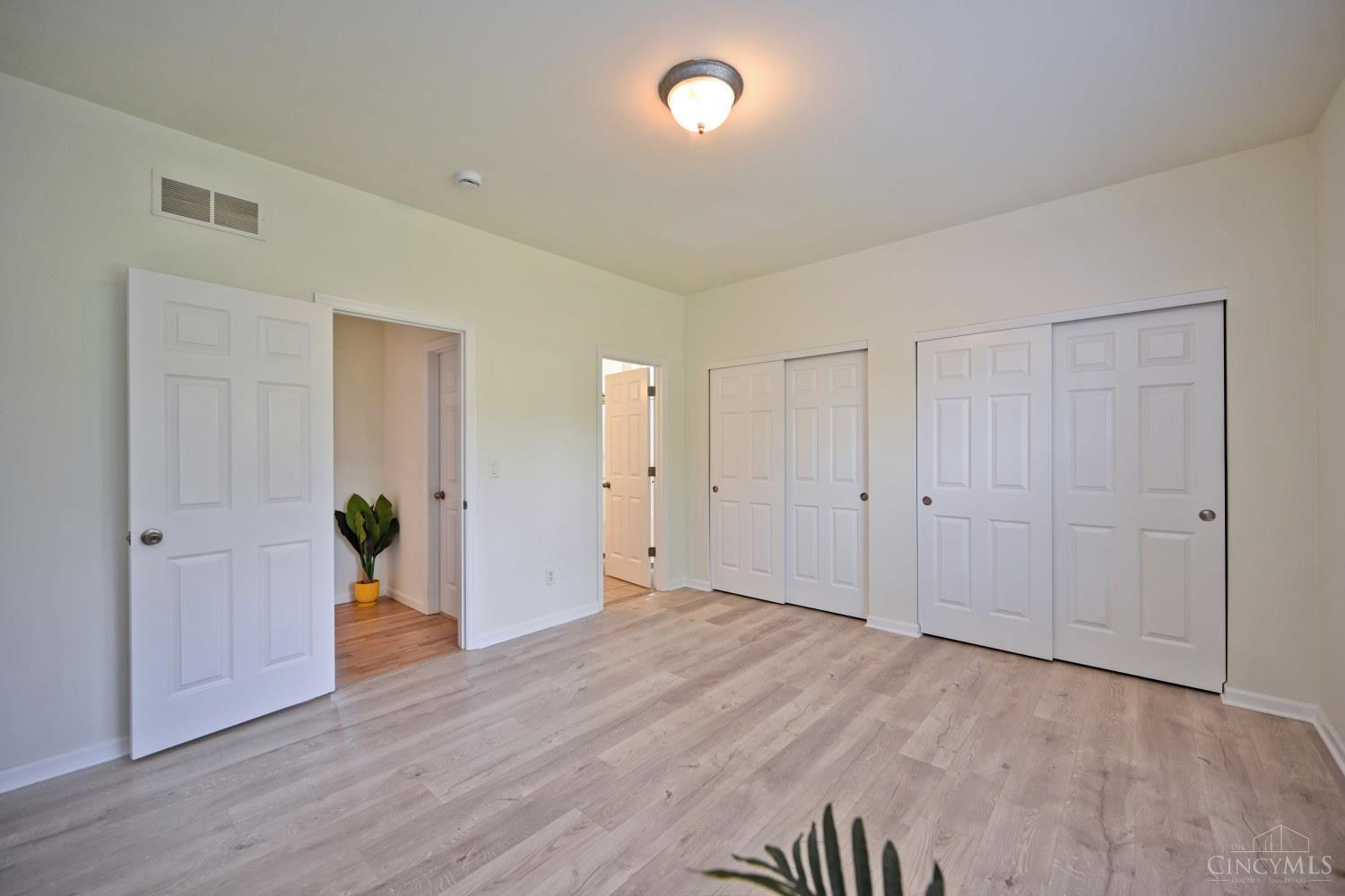 5589 Rosebrook Way Property Photo 21
