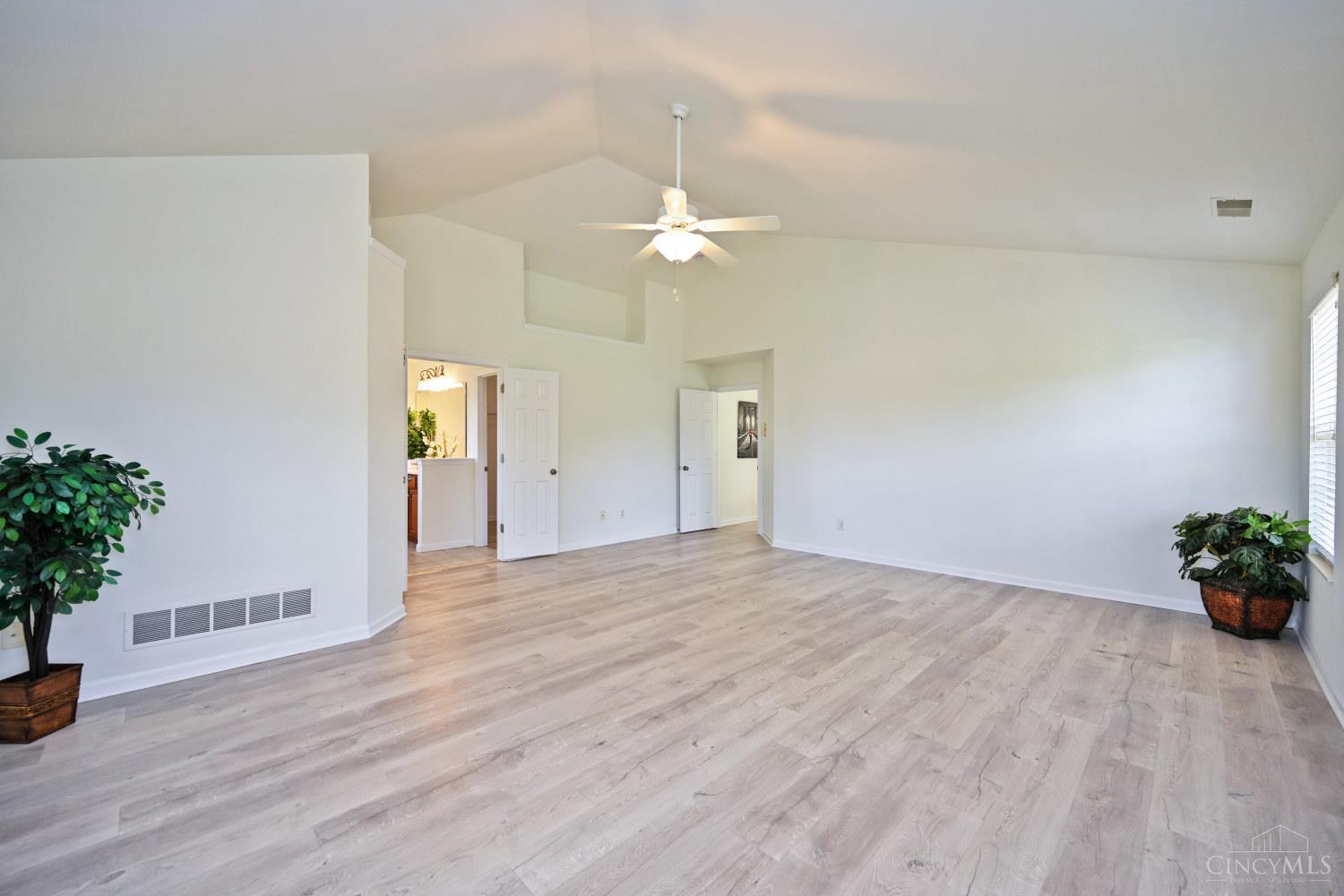 5589 Rosebrook Way Property Photo 26