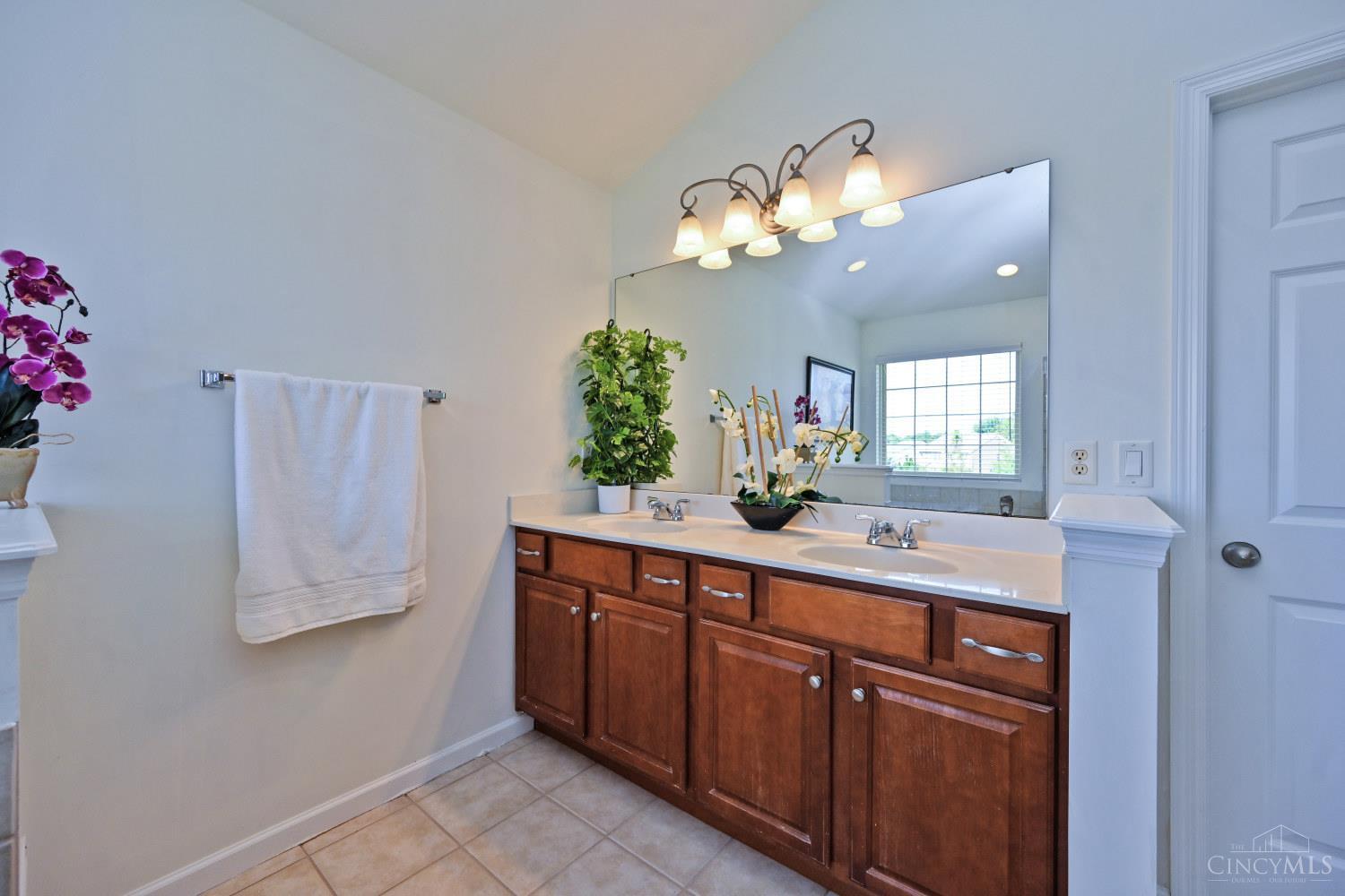 5589 Rosebrook Way Property Photo 27