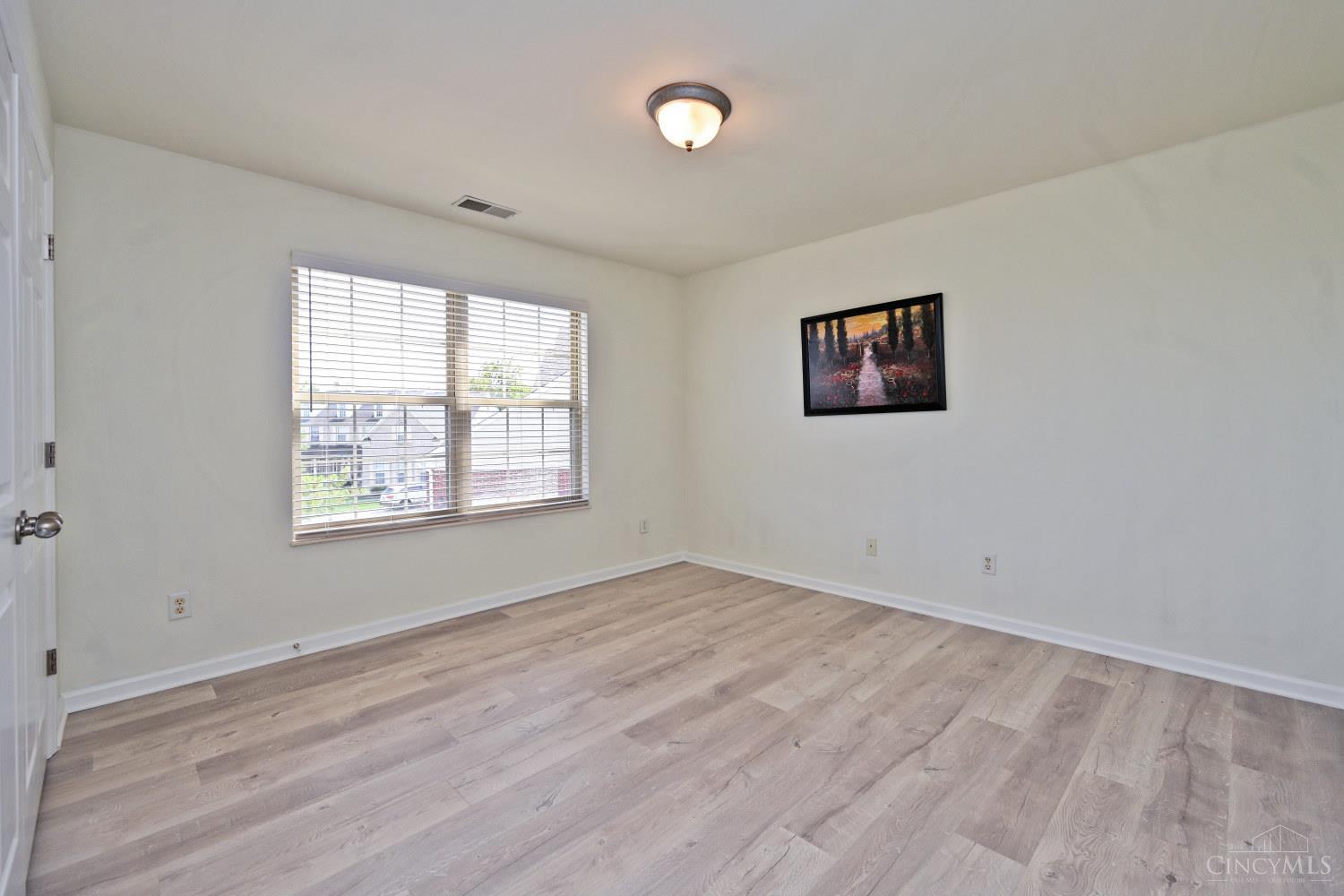 5589 Rosebrook Way Property Photo 32