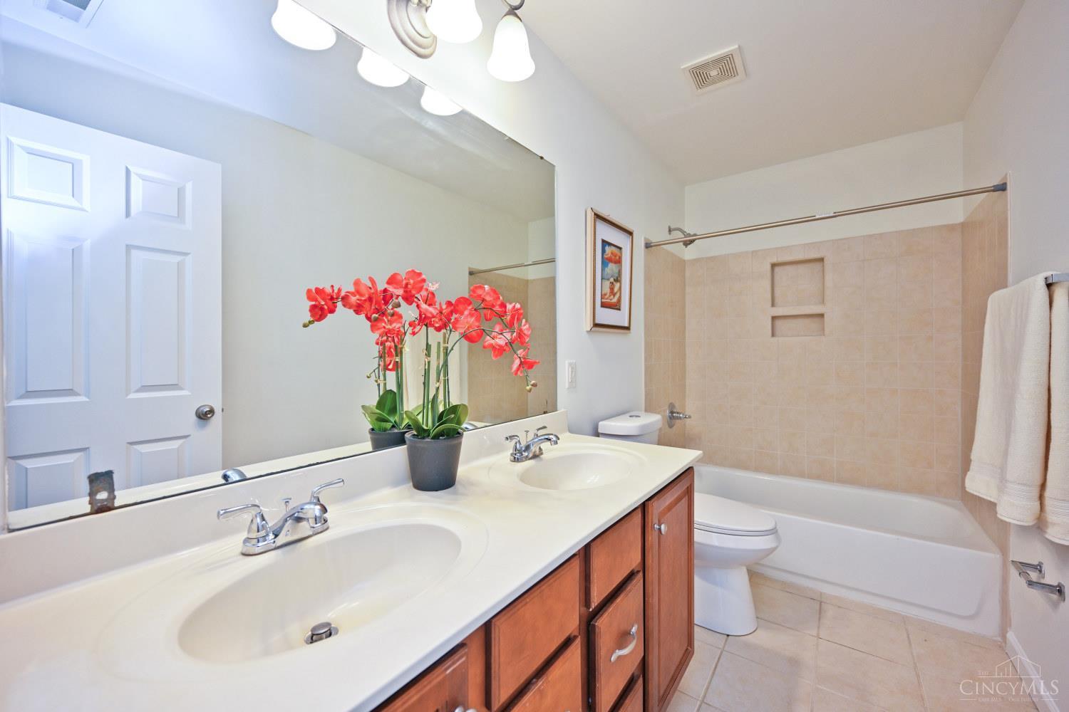 5589 Rosebrook Way Property Photo 34