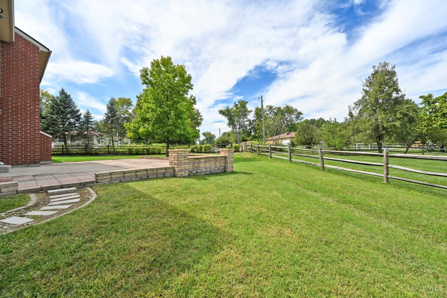 5589 Rosebrook Way Property Photo 44