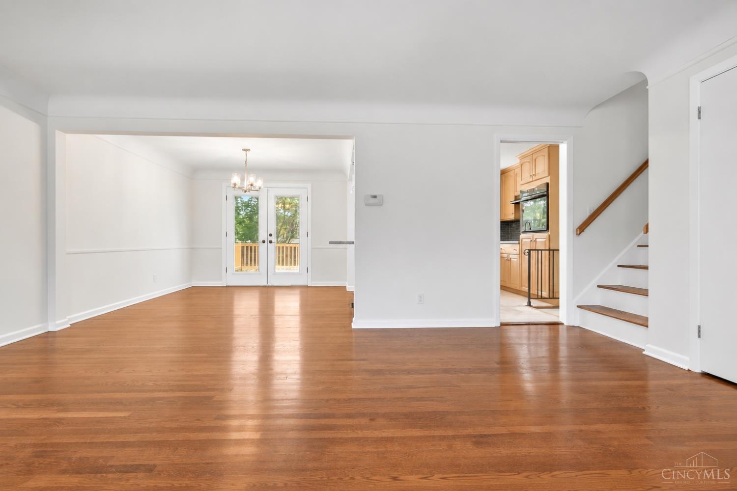 8819 Cavalier Drive Property Photo 3