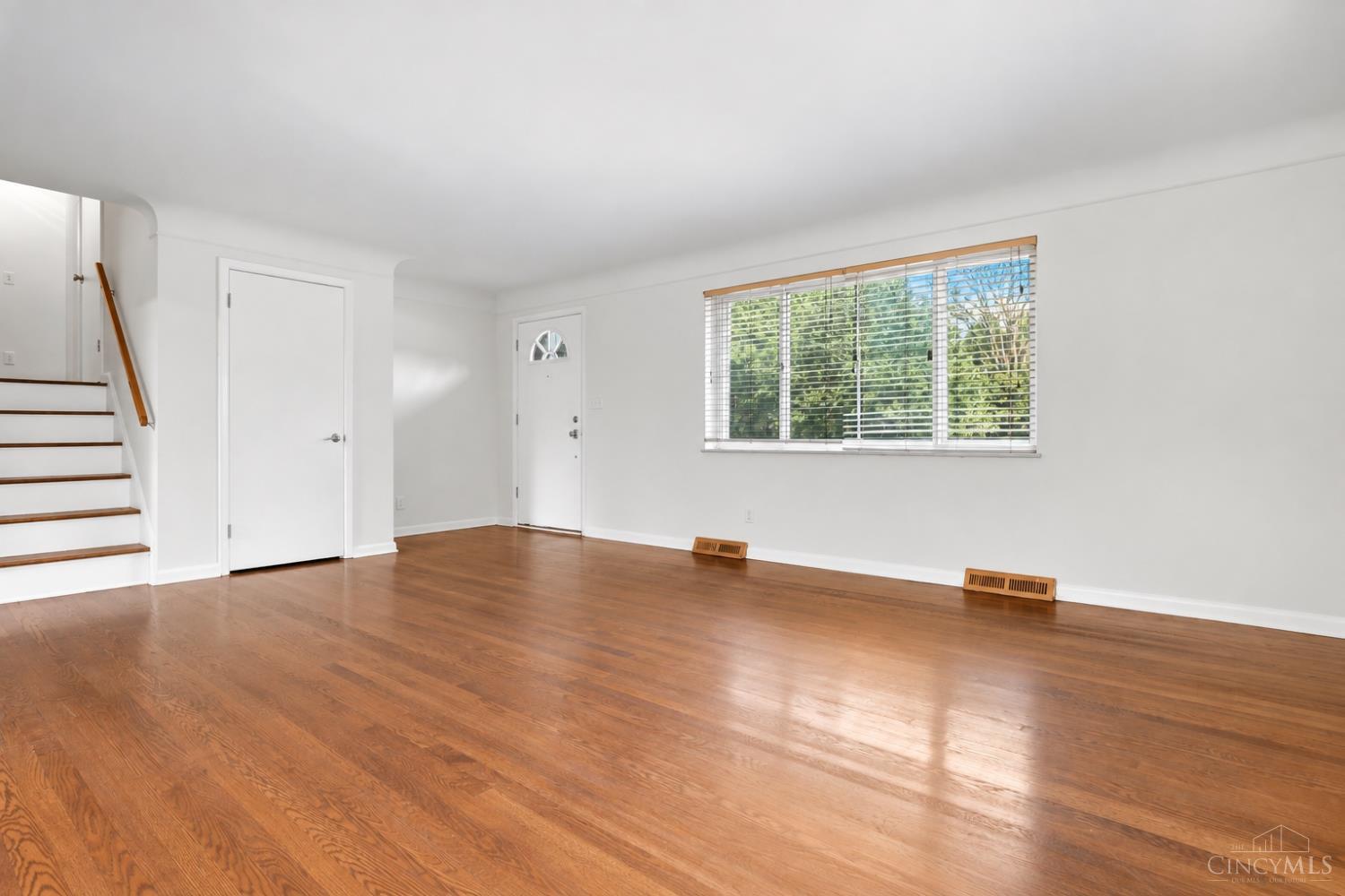 8819 Cavalier Drive Property Photo 4