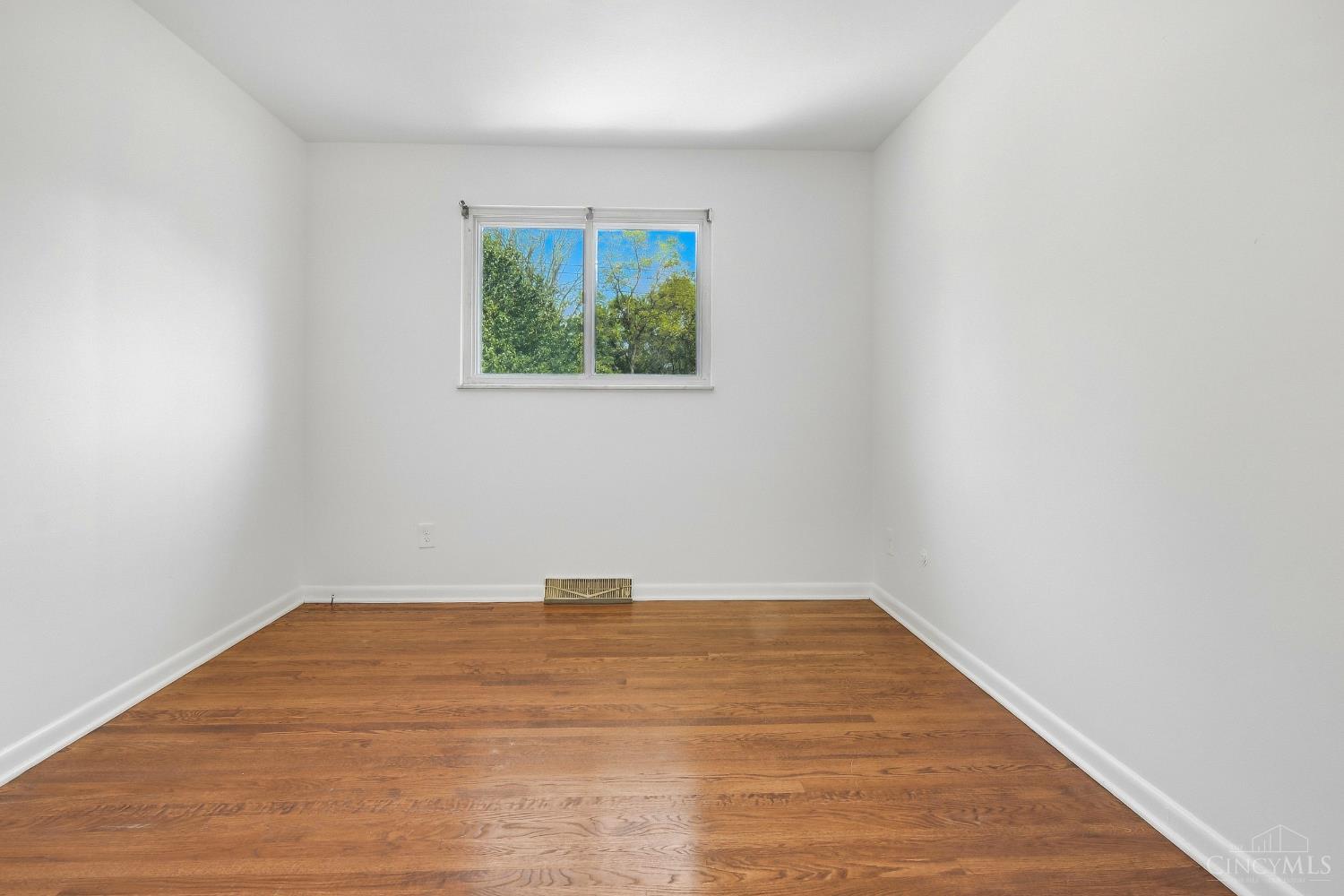 8819 Cavalier Drive Property Photo 15