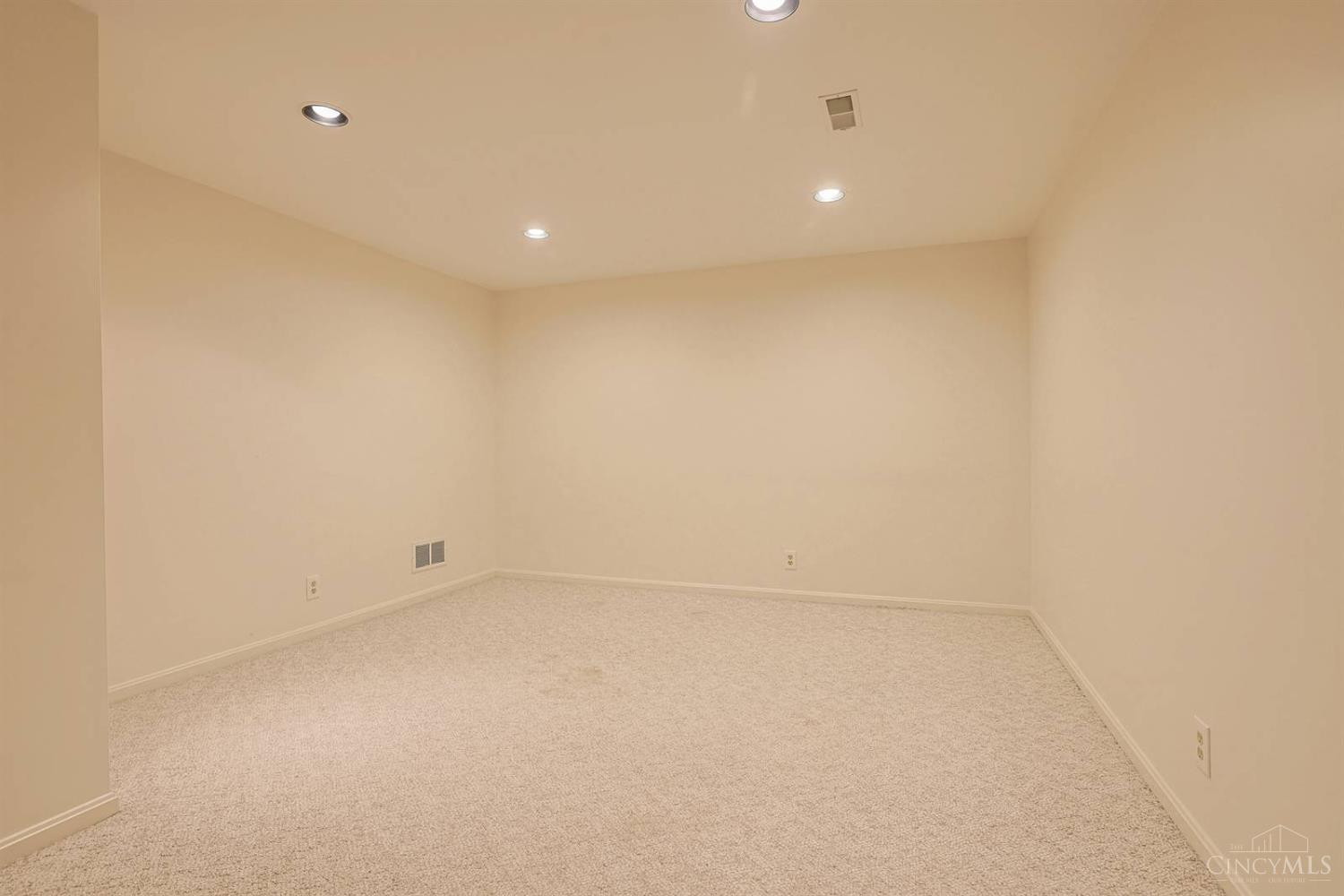 7712 Coldstream Woods Drive Property Photo 48