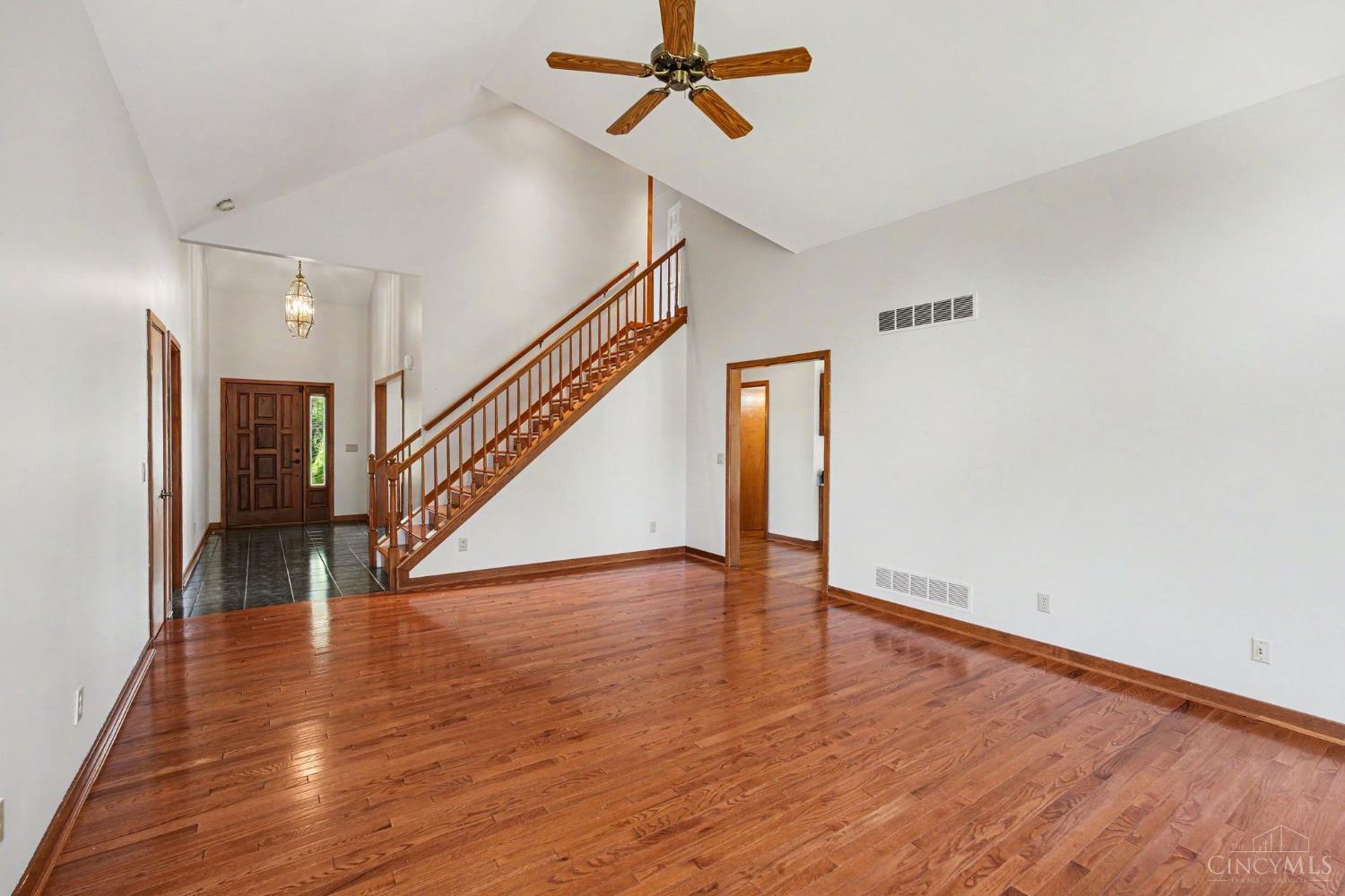3416 Surrey Lane Property Photo 14